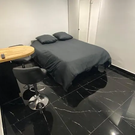 Bella - Equipe - Tv Netflix - Centre 100m- Gare 50m - Basilique 200m Apartament *