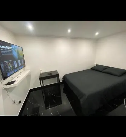 Bella - Equipe - Tv Netflix - Centre 100m- Gare 50m - Basilique 200m Apartmán Lisieux
