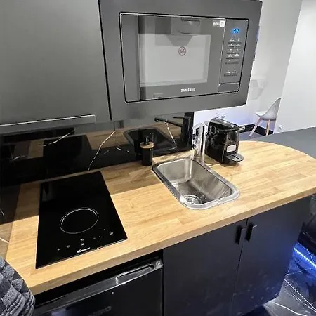 Bella - équipé - Tv Netflix - Centre 100m- Gare 50m - Basilique 200m Appartement