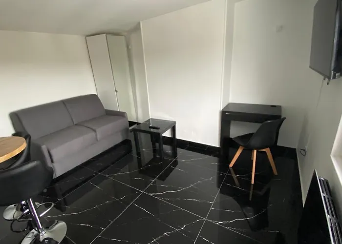 Bella - équipé - Tv Netflix - Centre 100m- Gare 50m - Basilique 200m Appartement Lisieux