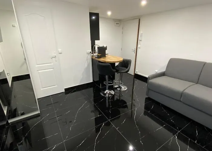 Appartement Bella - équipé - Tv Netflix - Centre 100m- Gare 50m - Basilique 200m