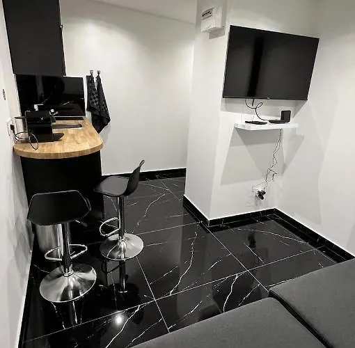 Bella - équipé - Tv Netflix - Centre 100m- Gare 50m - Basilique 200m Appartement *