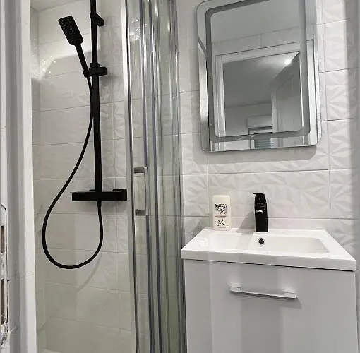 Bella - équipé - Tv Netflix - Centre 100m- Gare 50m - Basilique 200m Appartement *